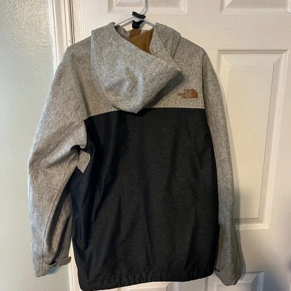 Men’s Large North Face DryVent Waterproof Jacket. New without Tags. - Picture 3 of 5